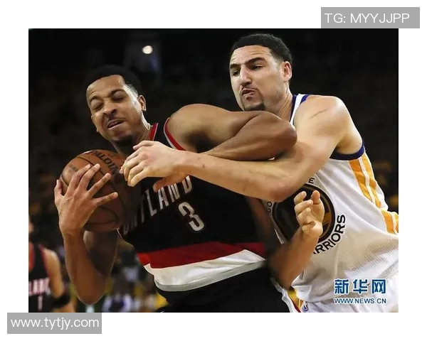 2017年勇士与开拓者激战回顾：一场篮球盛宴的精彩瞬间与战术分析